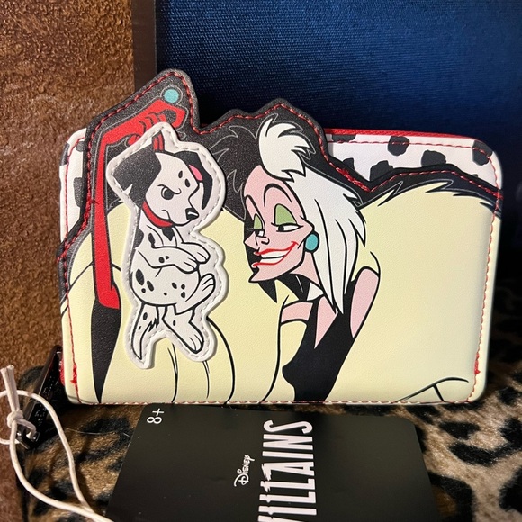 🔥🖤❤️NWT-Loungefly DISNEY 101 DALMATIANS VILLAINS SCENE CRUELLA🔥❤️🖤 - Picture 5 of 9